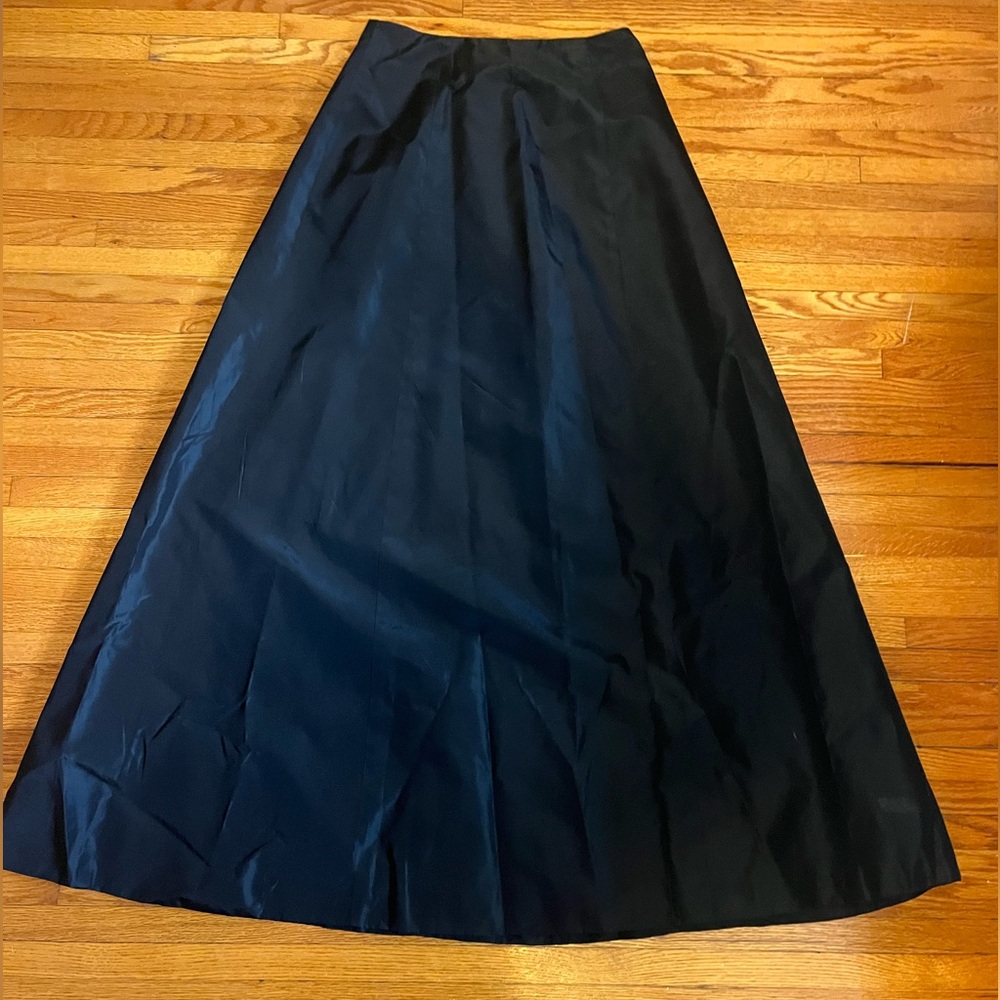 Holt Renfrew Maxi Skirt Size 8